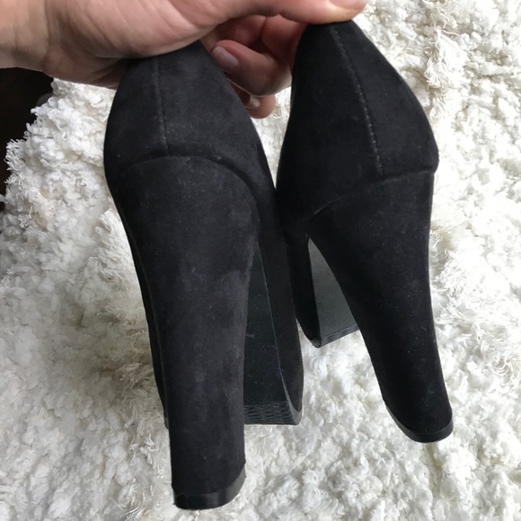 Mossimo Black faux suede platform pumps - Picture 4 of 6